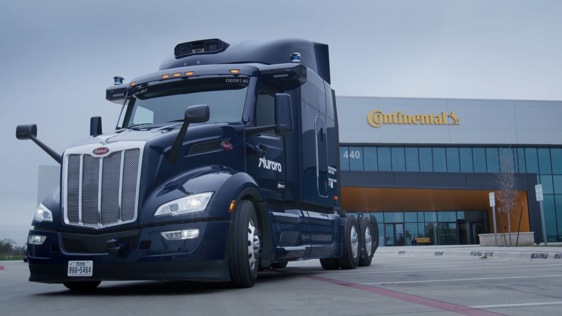 Continental and Aurora reach partnership milestone by finalizing design of world’s first scalable autonomous trucking system.