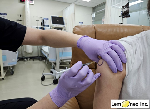 Simulation scene of vaccination by registered nurses prior to phase 1 clinical trial of CEPI-funded DegradaBALL® mRNA vaccine at Seoul National University Hospital. (Photo: Lemonex Inc.)