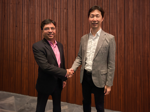Transphorm CEO Dr. Primit Parikh and Renesas CEO Hidetoshi Shibata (Photo: Business Wire)