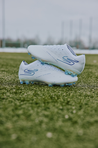 The Skechers Razor football boot from the Diamond Ice Pack worn by defender Oleksandr Zinchenko. (Photo: Skechers)