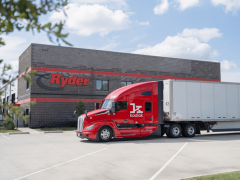 A Kodiak autonomous Class 8 tractor-trailer parks outside of a Ryder fleet maintenance facility in the Houston area. The first Kodiak freight transfer point at a Ryder facility opened in December and enables Kodiak to launch and land autonomous trucks as well as transfer freight to serve routes between Houston, Dallas, and Oklahoma City. (Photo: Business Wire)