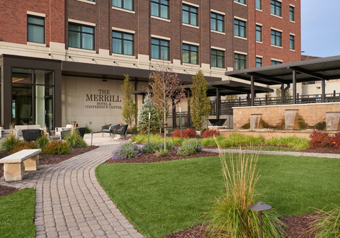 Peachtree Group's hospitality management group has been selected to operate the Merrill Hotel, Muscatine, a Tribute Portfolio Hotel (pictured) in downtown Muscatine, Iowa. (Photo: Business Wire)