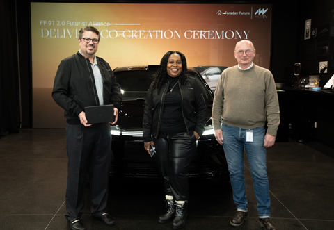 FF recently delivered an FF 91 2.0 Futurist Alliance to Motev, a leader in sustainable luxury transportation services that operates a fleet of luxury vehicles in Southern California. Pictured here are Robert Gaskill, CEO, Motev LLC (L), Tiffany Hinton, Chief Operations Officer, Motev LLC (C), Matthias Aydt, Global CEO of Faraday Future (R). (Photo: Business Wire)