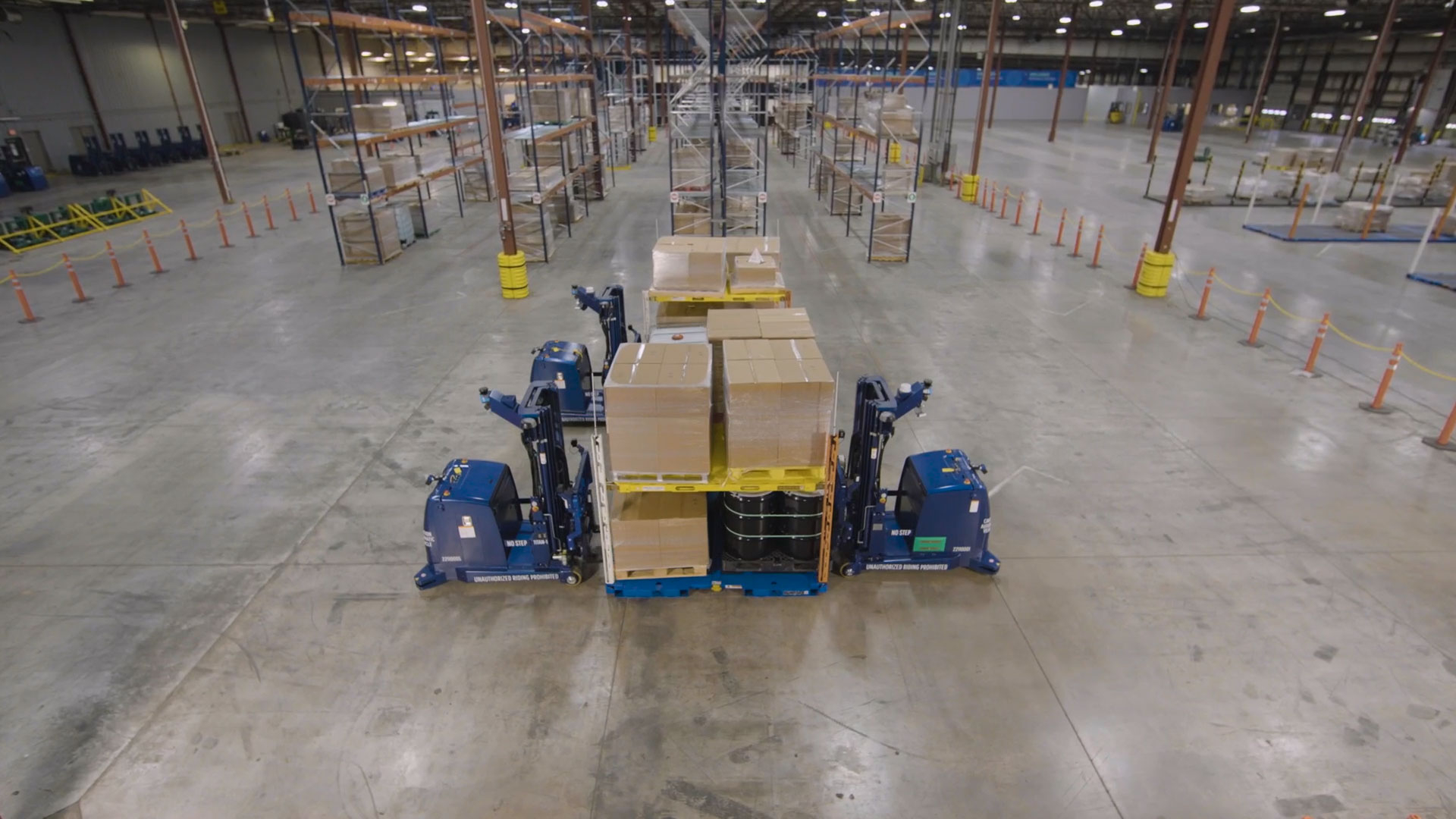 Watch to see how Vaux Smart Autonomy revolutionizes material handling processes in warehouses, distribution centers and manufacturing facilities.