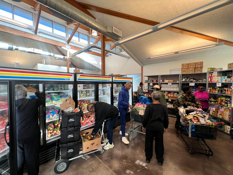 original Residents of South Dallas, Texas, shop at Aunt Bette’s Community Pantry on the St. Philip’s School and Community Center campus. (Photo: Business Wire)