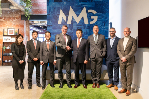 Les dirigeants de Panasonic Energy et de NMG célèbrent le nouveau chapitre de leur collaboration. (Photo: Business Wire)