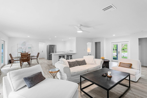 Next to the parcel housing all equestrian structures is another, 5-acre parcel containing a newly renovated residence, with 3 beds and 2 baths. Shown here is the home’s main living area. WellingtonLuxuryAuction.com. (Photo: Platinum Luxury Auctions)