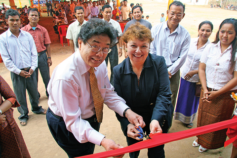 He was proud to lend his name to a school in Cambodia that would give so many children an opportunity in life. (Photo: Business Wire)