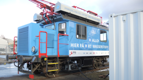 Freight locomotive powered by Accelera fuel cells. (Photo: Business Wire)