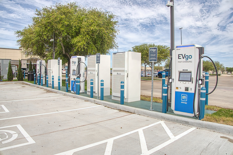 EVgo's first prefabricated fast charging station in League City, TX provides EV drivers with comforts like integrated parking lot lighting with energy-efficient LEDs and nearby trash receptacles. (Photo: Business Wire)