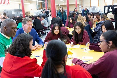 Citizens CEO Bruce Van Saun and colleague volunteers deliver Junior Achievement financial empowerment programming to students at Segue Institute for Learning in Central Falls, RI. (Photo: Business Wire)