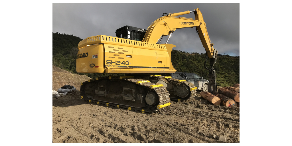 Discovery Channel’s “Hoffman Family Gold” Crew are New North American Ambassadors for TrackGrip Excavator Track Attachments