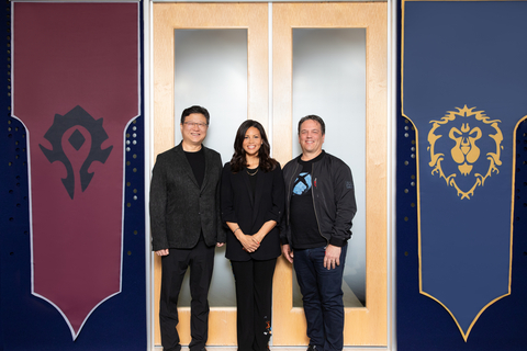 William Ding (CEO and Director, NetEase), Johanna Faries (President, Blizzard Entertainment), Phil Spencer (CEO, Microsoft Gaming) (Photo: Business Wire)
