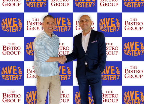 Dave & Buster’s 首席国际发展官 Antonio Bautista 和 The Bistro Group 总裁 Paul Manuud（照片：美国商业资讯）