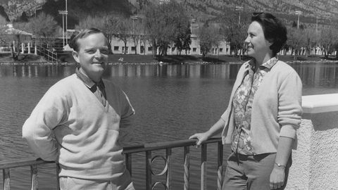 The Broadmoor (1918) Colorado Springs, Colorado. Authors Truman Capote and Harper Lee by the resort lake on April 25, 1963. Credit: The Broadmoor Historic Collection