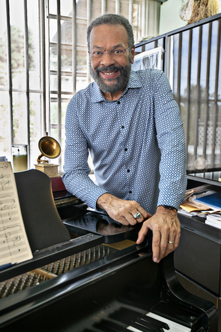 thumbnail Ángel "Cucco" Peña (Photo: Business Wire)