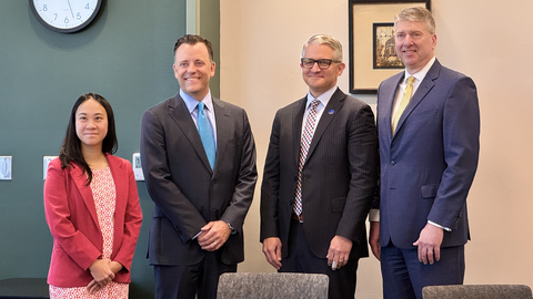 From left to right: Janice Tran, CEO, Kanin Energy; Justin Campbell, VP Power and Transmission, Tallgrass; Andy Horner, EVP Business and Administrative Services, University of Dayton; Tom Raga, President, AES Ohio (Photo: Business Wire)