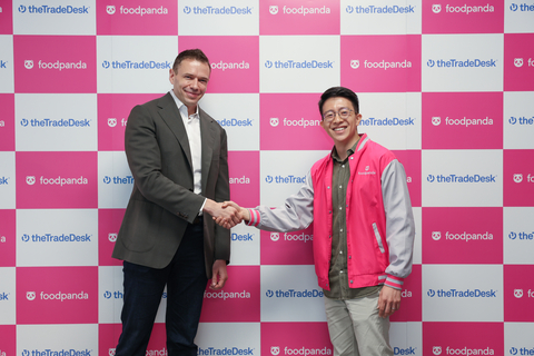 From left: Chris Mooney, GM, Data Partnerships APAC, The Trade Desk; Wen Zhe Lim, Director, Solutions, Advertising & Partnerships, foodpanda (Photo: Business Wire)