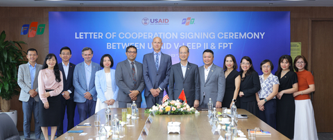The signing ceremony was attended by FPT Corporation Senior Executive Vice President Nguyen The Phuong, FPT Software Senior Executive Vice President Nguyen Khai Hoan, and USAID/Vietnam Deputy Mission Director Bradley Bessire (Photo: Business Wire)