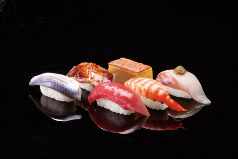 Premium Sushi Set: KURA: 1,800 yen (Photo: Business Wire)