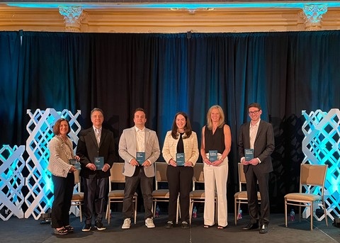 From left to right: Leslie Leach, Chief Marketing & Strategy Officer at Hearsay Systems, joins 2024 Hearsay Award winners from Allstate, Co-operators, JPMorgan Asset Management, Wells Fargo Home Lending, and National Life Group. These leaders were recognized for their exceptional use of the Hearsay platform to enhance the customer experience and provide unparalleled value to clients. (Photo: Business Wire)