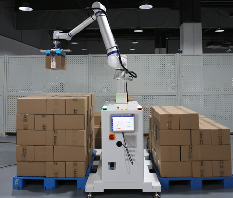 Elite Robots' all-in-one palletizing solution integrates the CS620 cobot arm (20 kg payload, 1800mm reach) with a lifting column and custom-crafted EOAT and is equipped with position and proximity sensors for more efficient and safer operations. The advanced software incorporates a palletizing wizard for quick setup and ease of use and can be managed either remotely or on-site via the built-in teach-pendant. (Photo: Business Wire)
