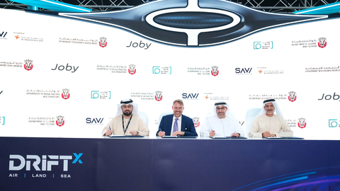 Joby Founder and CEO JoeBen Bevirt signed a multilateral agreement with three Abu Dhabi government
departments to establish an electric air taxi ecosystem in the UAE. (Photo: Business Wire)