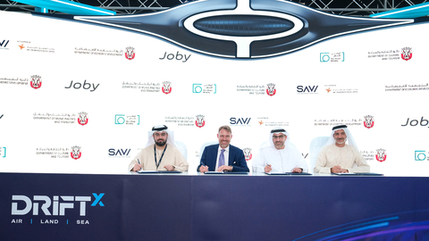 Joby Founder and CEO JoeBen Bevirt signed a multilateral agreement with three Abu Dhabi government
departments to establish an electric air taxi ecosystem in the UAE. (Photo: Business Wire)