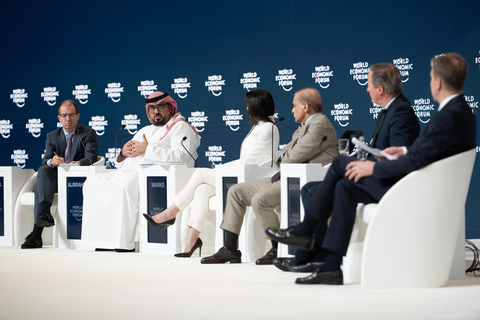 original Der saudische Minister für Wirtschaft und Planung, Seine Exzellenz Faisal Alibrahim, kündigt an, dass Saudi-Arabien der AI Governance Alliance beitreten wird, um die „Inclusive AI Initiative for Growth and Development“ mitbegründen.