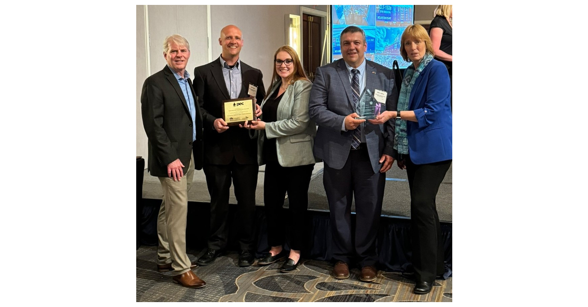 U. S. Steel BatteryPowered Receive “Governor’s Award for