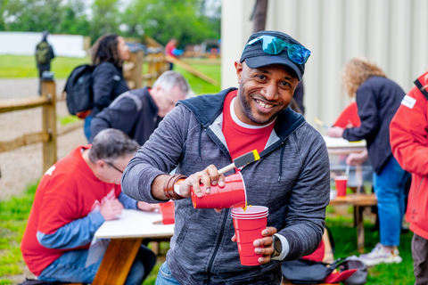 Thousands of Aramark employees, in 13 countries, will participate volunteer projects in their local communities as part of the company's global day of service, Aramark Building Community Day (ABC Day). (Photo: Business Wire)