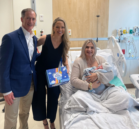 Fifth Third Regional President Tom Partridge and TNT Sports sideline reporter Allie LaForce welcomed baby Ayani to the world and provided gifts to her mom Taylor. (Photo: Business Wire)