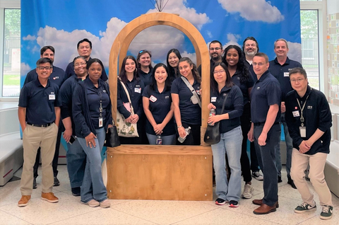 JERA Americas employees volunteering at the Children's Museum Houston on the Company's first all-company Community Day. (Photo: Business Wire)
