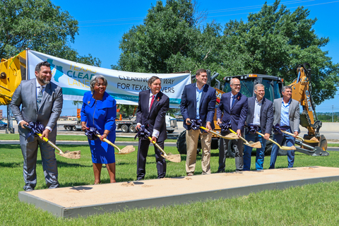 (From left to right): Charles Benavidez, TxDOT San Antonio District Engineer; Barbara Gervin-Hawkins, State Representative for Texas House District 120; J. Bruce Bugg, Jr., Chairman of the Texas Transportation Commission; Grant Moody, Bexar County Commissioner Precinct 3; Marc D. Williams, TxDOT Executive Director; Shawn West, President, Fluor Infrastructure; Pike Riegert, Project Manager, Lone Star Constructors, NEX (Photo: Business Wire)
