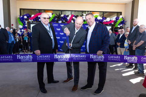 Don Ostert, Todd Connelly and Tom Jackson at the grand opening of Harrah’s Columbus, NE Racing & Casino May 17 (Photo: Caesars Entertainment)