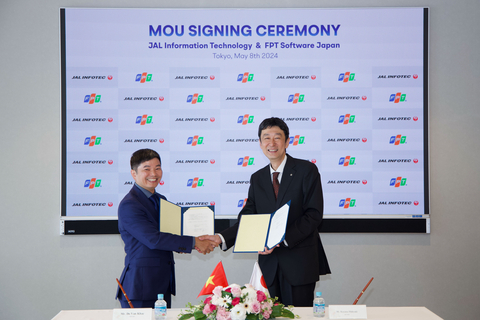 The MOU signing ceremony between FPT Software and JAL Information Technology took place in Tokyo, Japan (Photo: Business Wire)