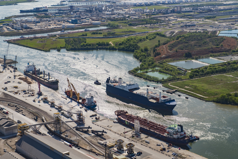 Business working along a segment of the Houston Ship Channel. (Photo: Business Wire)