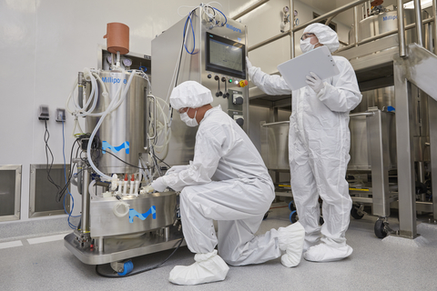 Merck operators monitoring viral vector production in a bioreactor in Merck's Carlsbad, California manufacturing facility. (Photo: Business Wire)