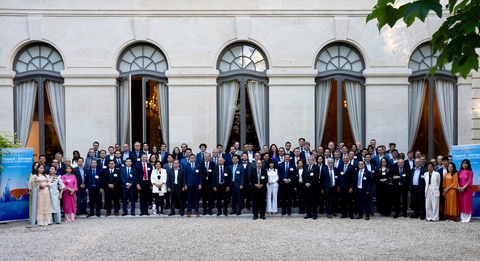 L'événement a réuni l'ambassadeur du Vietnam en France, Dinh Toan Thang, ainsi que des représentants de Business France, du MEDEF International, de la CCI France Vietnam, des conseillers du commerce extérieur de la France, et plus de 100 représentants officiels, dirigeants et experts technologiques. (Photo: Business Wire)