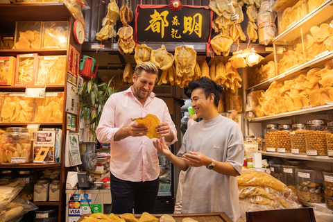 Celebrity Chef Curtis Stone and Michelin-starred chef Vicky Chen explore Des Voeux Road, introducing Curtis to the delicacies of dried seafood. Photo credits are to Stephanie Ten.