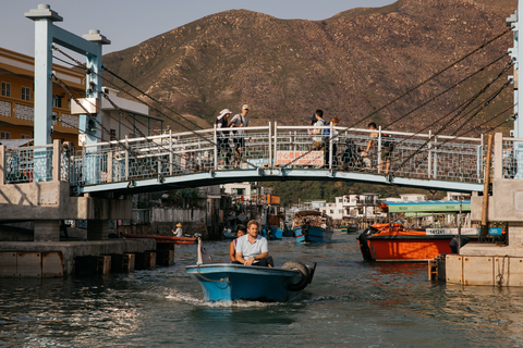 Chef Curtis Stone then explores Tai O, the fishing village on the western side of Lantau Island. Photo credits are to Stephanie Teng.