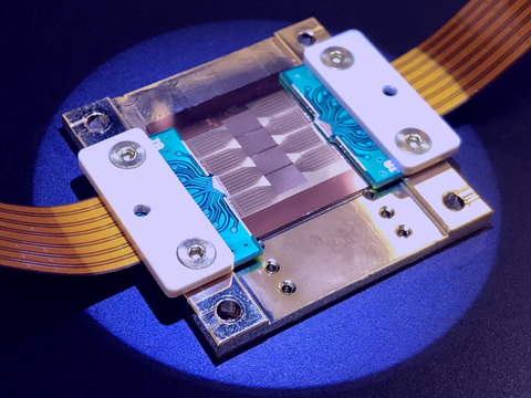 thumbnail Silicon photonic chip used in conducting the teleported CNOT sequence. (Photo: Business Wire)