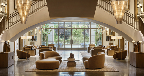 GRAND ENTRANCE & CHAMPAGNE DOUBLE FLOATING STAIRCASE AT RH PALO ALTO (Photo: Business Wire)