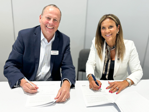 Seen here signing the long-term agreement are Ian Reason, Senior Vice President of Barnes and President of Barnes Aerospace and Irene Makris, Vice President, Customer Service, Pratt & Whitney Canada. (Photo: Business Wire)
