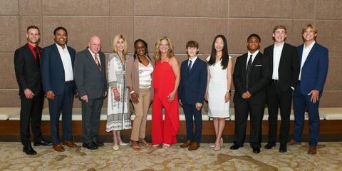 Sodexo Stop Hunger Foundation's Roxanne Moore with the 2024 Stephen J. Brady Stop Hunger Scholars and Heroes of Everyday Life® (Photo: Business Wire)