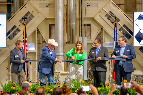 Cutting the hemp ribbon at the Panda Hemp Gin in Wichita Falls, TX. (L to R:) Biotech Chief Operating Officer Scott Evans; Texas Agriculture Commissioner Sid Miller; Panda Biotech President Dixie Carter; Southern Ute Indian Tribe Chairman Melvin J. Baker; Wichita Falls Chamber of Commerce CEO Ron Kitchens. Photo credit: Shana B