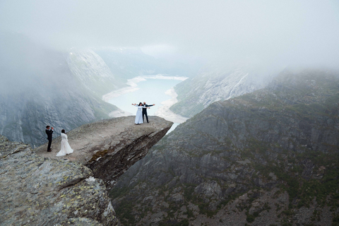 We came across a post on social media, and it feels surreal to finally be standing here on Trolltunga. We have been looking forward to this for a long time. It is incredible", explains Daniele Arcuri & Lavinia Paretti. (Photo: Business Wire)