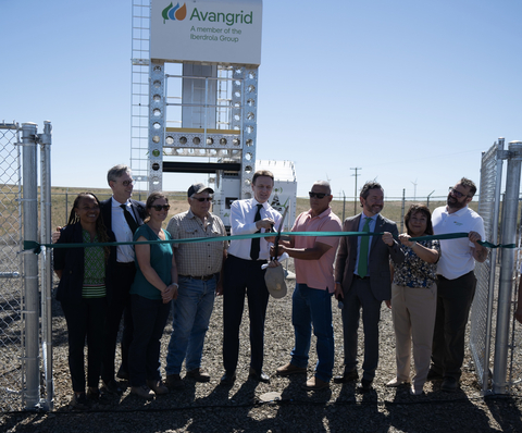 Avangrid CEO Pedro Azagra and the Avangrid team cut the ribbon at the grand opening of its National Training Center (NTC) in Oregon. (Photo: Business Wire)