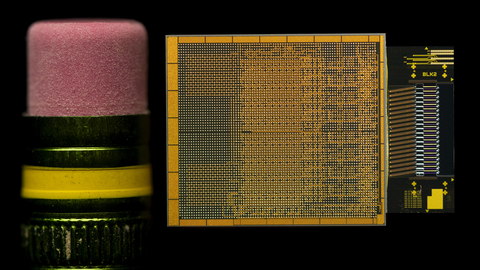 Intel Corporation’s Integrated Photonics Solutions (IPS) Group has demonstrated the industry’s first fully integrated optical compute interconnect (OCI) chiplet co-packaged with an Intel CPU and running live data. Intel’s OCI chiplet enables co-packaged optical input/output in emerging AI infrastructure for data centers and high performance computing applications. (Credit: Intel Corporation)