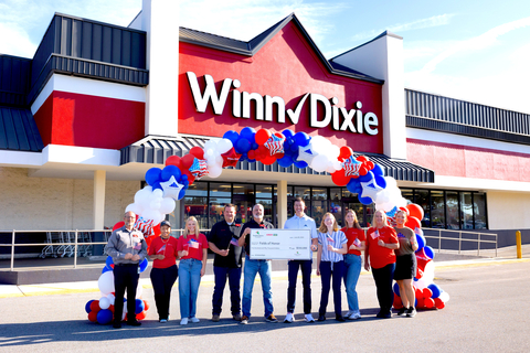 Southeastern Grocers, parent company and home of Harveys Supermarket and Winn-Dixie, announces a donation of $550,000 to Folds of Honor, helping fund 110 educational scholarships for the children and spouses of fallen and disabled military members. (Photo: Business Wire)